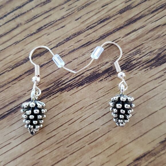 Elegant 14K Gold-Plated Pine Cone Pinecone Drop Dangle Earrings and Necklace Set - Picture 2 of 4